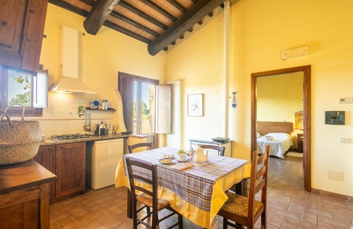 Pomarance Apartment | Ground Floor Three-Room Apartment with Outdoor Patio