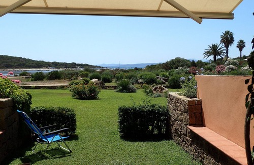 San Teodoro Apartment | Inviting Three-Room Apartment with Sea View and Garden