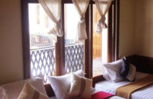 Nyaungshwe Bed & Breakfast | Cozy Three Seasons Inn & Spa: Relax with Comforting Amenities