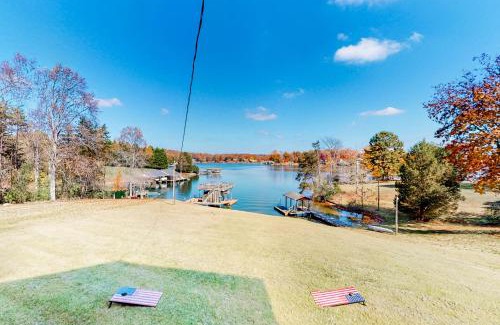 Moneta House | Discover Three Sheets to the Wind: Pet & Child Friendly Stay