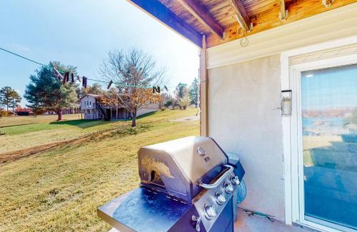 Moneta House | Discover Three Sheets to the Wind: Pet & Child Friendly Stay