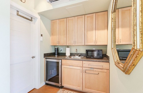 Wimberley Cabin | Pet-Friendly Retreat: Three Sisters Casita 1 in Wimberley