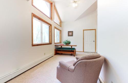 Carbondale House | Family-Friendly Retreat at Three Sisters Peak Cabin