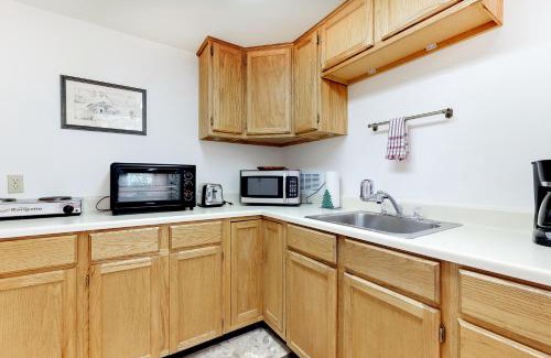 Carbondale House | Family-Friendly Retreat at Three Sisters Peak Cabin