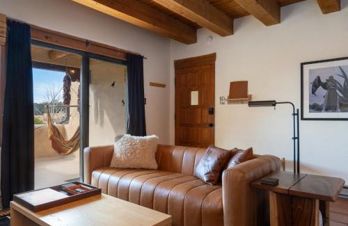 Arroyo Seco Apartment | Top-Rated Studios at Canyon Base – Perfect for Families