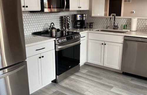 Jonesville Apartment | Unforgettable Stay at Three Trails - RoofDeck in Wine Country