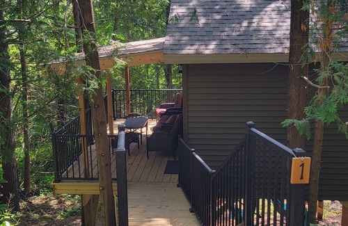 Elba Cabin | Three Treehouse Cabins in the Bluff Woodlands