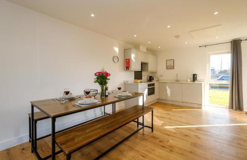 Pettistree House | Pet-Friendly Haven at Three Tuns - Garden Suite 3