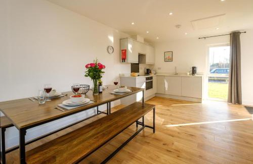 Pettistree House | Pet-Friendly Haven at Three Tuns - Garden Suite 3