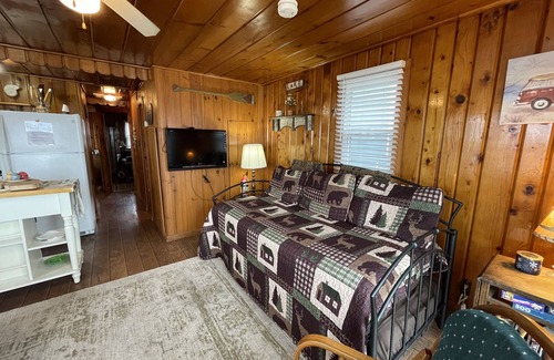 Oscoda Cabin | Spacious Three-Bedroom Retreat with Kitchen and Deck