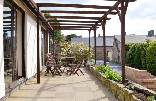 Talgarth House | Family-Friendly Three Views Bungalow - Rated 9.8/10