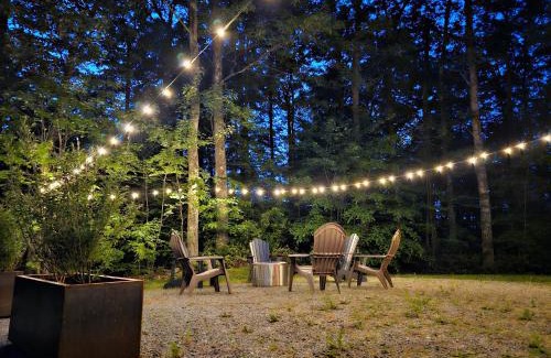 Otis Ski Chalet | Family Getaway with Kayaks, Sauna & Spa - Top Rated 9.3/10
