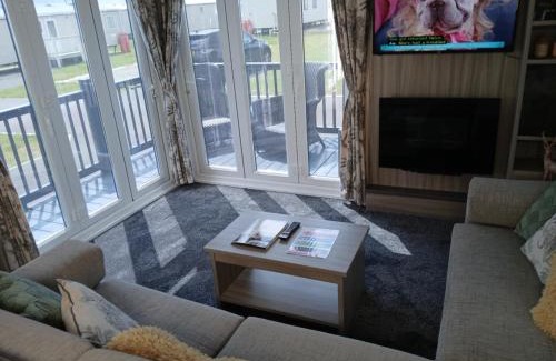 Skegness House | Next to Fantasy Island: Family-Friendly Fun Awaits!