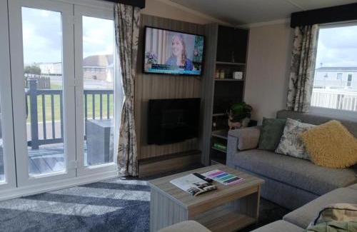 Skegness House | Next to Fantasy Island: Family-Friendly Fun Awaits!