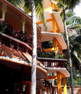Neyyattinkara House | Relax at Thriphala Ayurveda Yogashram with Spa & Breakfast