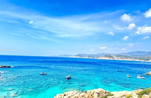 Vinh Hy House | Oceanfront THUẬN VƯƠNG Homestay with Top Guest Rating
