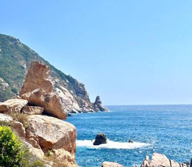 Vinh Hy House | Oceanfront THUẬN VƯƠNG Homestay with Top Guest Rating