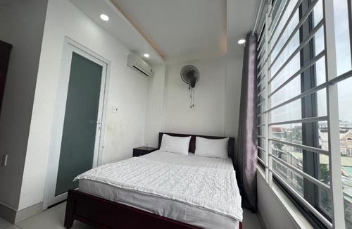 Binh Thanh Bed & Breakfast | Discover Thu Hà Hotel: Family-Friendly & Accessible Stay