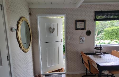 Zuilichem Bed & Breakfast | Inviting Stay at Thuis bij Elles with Hot Tub & Fireplace