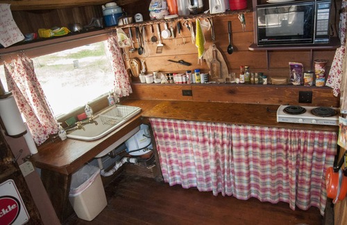 Nathrop Cabin | Pet-Friendly Thumper Cabin at Bunnylane with Pool Access