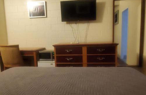 Mountain Home Hotel | Budget-Friendly Stay at Thunder Bird Motel for Families