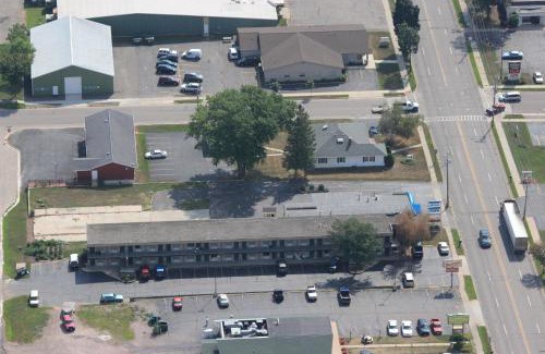 Baraboo Hotel | Convenient Stay at Thunderbird Motor Inn: Pet Friendly & More