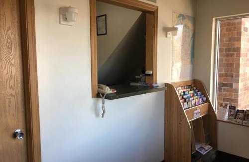 Baraboo Hotel | Convenient Stay at Thunderbird Motor Inn: Pet Friendly & More