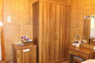 Hoa Lu Hotel | Explore Thung Nham Resort: Oceanfront Stay with Pool