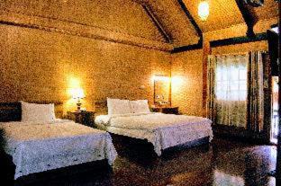Hoa Lu Hotel | Explore Thung Nham Resort: Oceanfront Stay with Pool