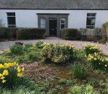 Hunspow House | Cozy Thurdistoft Farmhouse in Dunnetbay: Pet-Friendly Retreat