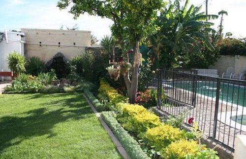 Graaff-Reinet Bed & Breakfast | Welcoming Thyme and Again Bed and Breakfast with Pool Access