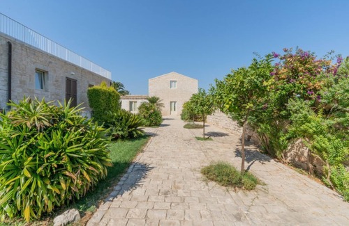 Modica House | Thyme: Inviting Retreat in the Hyblean Countryside