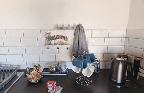 Mountainside Cottage | Discover Thys' Place: Gateway to Coastal Bliss & Ocean Views