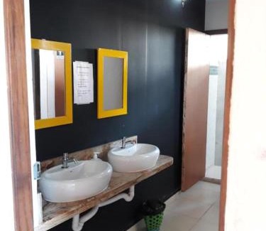 Trindade Hostel | Cozy Ti Hostel Trindade: Guest Rated 9/10 with Kitchen