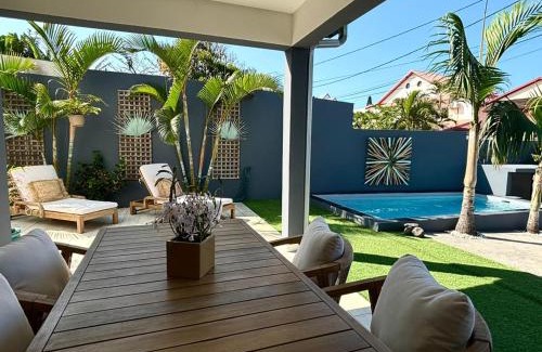 Saint-Pierre De La Reunion Villa | Relax at Les "Ti Pêcheurs gris" by the Seaside