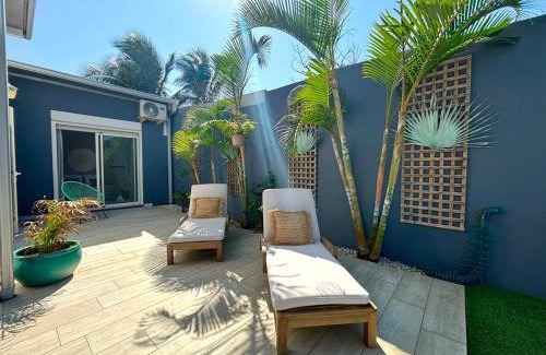 Saint-Pierre De La Reunion Villa | Relax at Les "Ti Pêcheurs gris" by the Seaside
