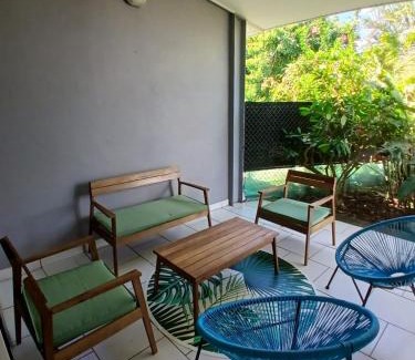La Colline House | Relaxing Maison with Spa, Garden & Ocean View Retreat