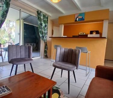 La Colline House | Relaxing Maison with Spa, Garden & Ocean View Retreat
