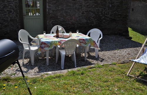 Begard Cottage | Discover Ti Sistr: Pet-Friendly Cottage by the Ocean