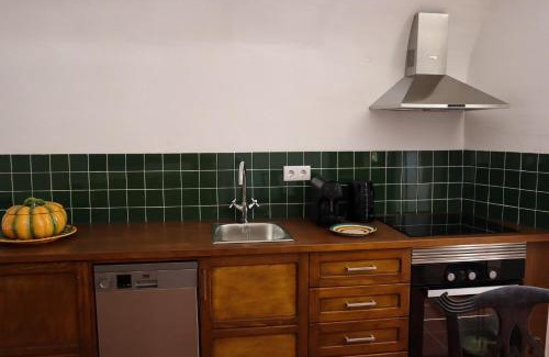 Evora Apartment | Pet-Friendly Retreat at TI8-Travessa das Invernas 8
