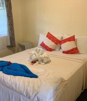Rarotonga Apartment | Inviting Tia Maria Retreat with Private Beach & Ocean Views