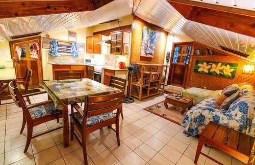 Moorea-Maiao Apartment | Inviting Studio Tiare: Child-Friendly Comfort Awaits
