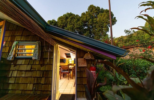 Moorea-Maiao Apartment | Inviting Studio Tiare: Child-Friendly Comfort Awaits