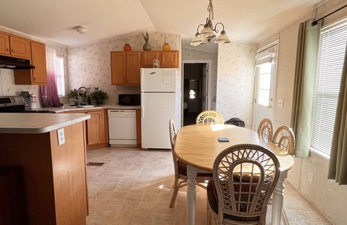 Ticaboo Hotel | Scenic Oceanfront Escape at Ticaboo Lodge with Pool