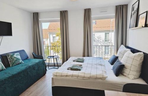Metzingen Apartment | Stylish CASA PALMS with Smart TV & Elevator Access