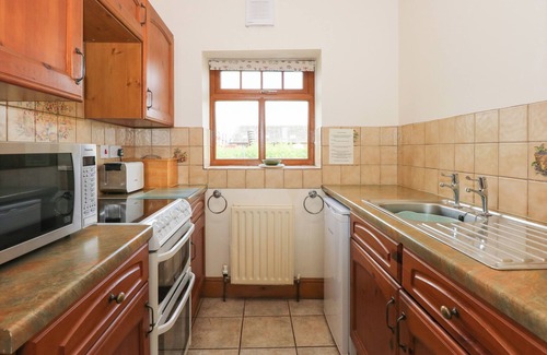 Louth Cottage | Pet-Friendly Retreat at TICKLEPENNY in Louth