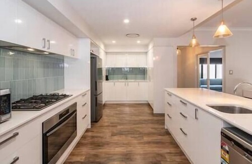 West Busselton House | Discover Tidal Wave Hideaway: Pet-Friendly Oceanfront Retreat