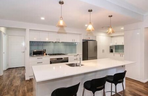 West Busselton House | Discover Tidal Wave Hideaway: Pet-Friendly Oceanfront Retreat