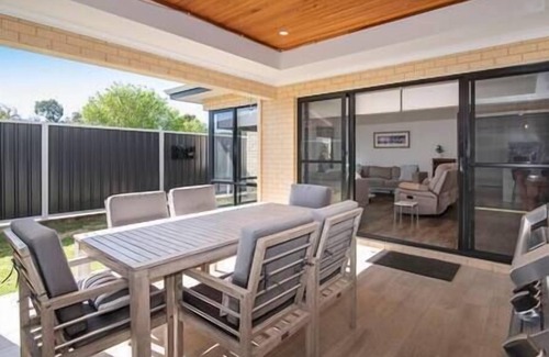 West Busselton House | Discover Tidal Wave Hideaway: Pet-Friendly Oceanfront Retreat