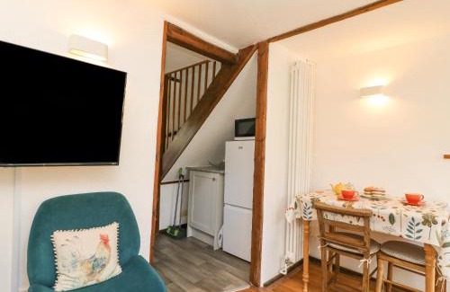 West Compton House | Explore Tiddlers Cottage: 4-Star Stay with Perfect Reviews